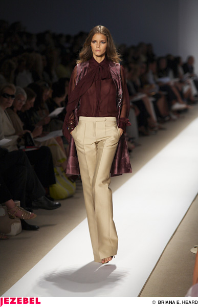 Illustration for article titled J. Mendel Spring/Summer '08 Show & Scene